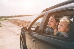 Ar auto uz ārzemēm: kas jāzina, lai brauciens izdotos?